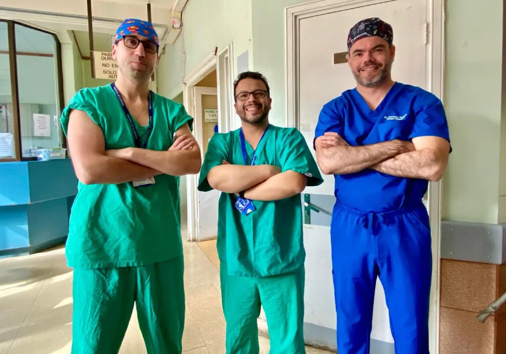 5ta Esofagectomía Total transtorácica mínimamente invasiva con reconstrucción con ascenso de tubo gástrico en el Hospital de La Serena en un paciente con cáncer de la unión gastroesofágica con uso de verde de indocianina.