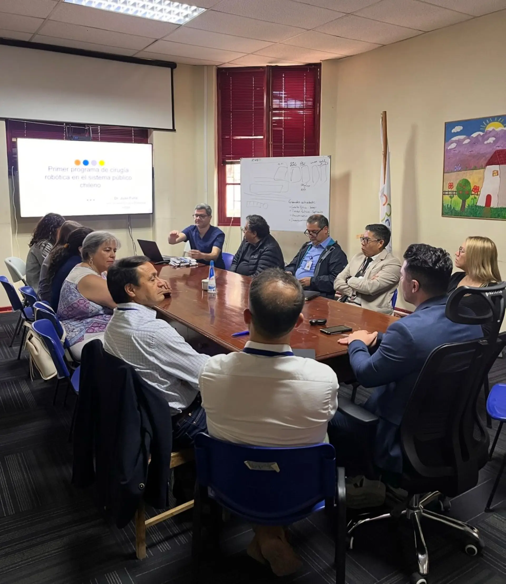 Visita de la dirección del hospital serenense al Centro de Cirugía Robótica del Hospital San Borja Arriarán (2023)