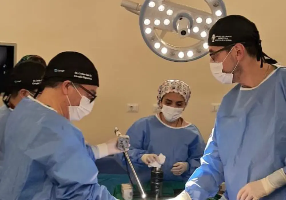 Equipo del Hospital de La Serena realiza la primera cirugía robótica digestiva del norte de Chile