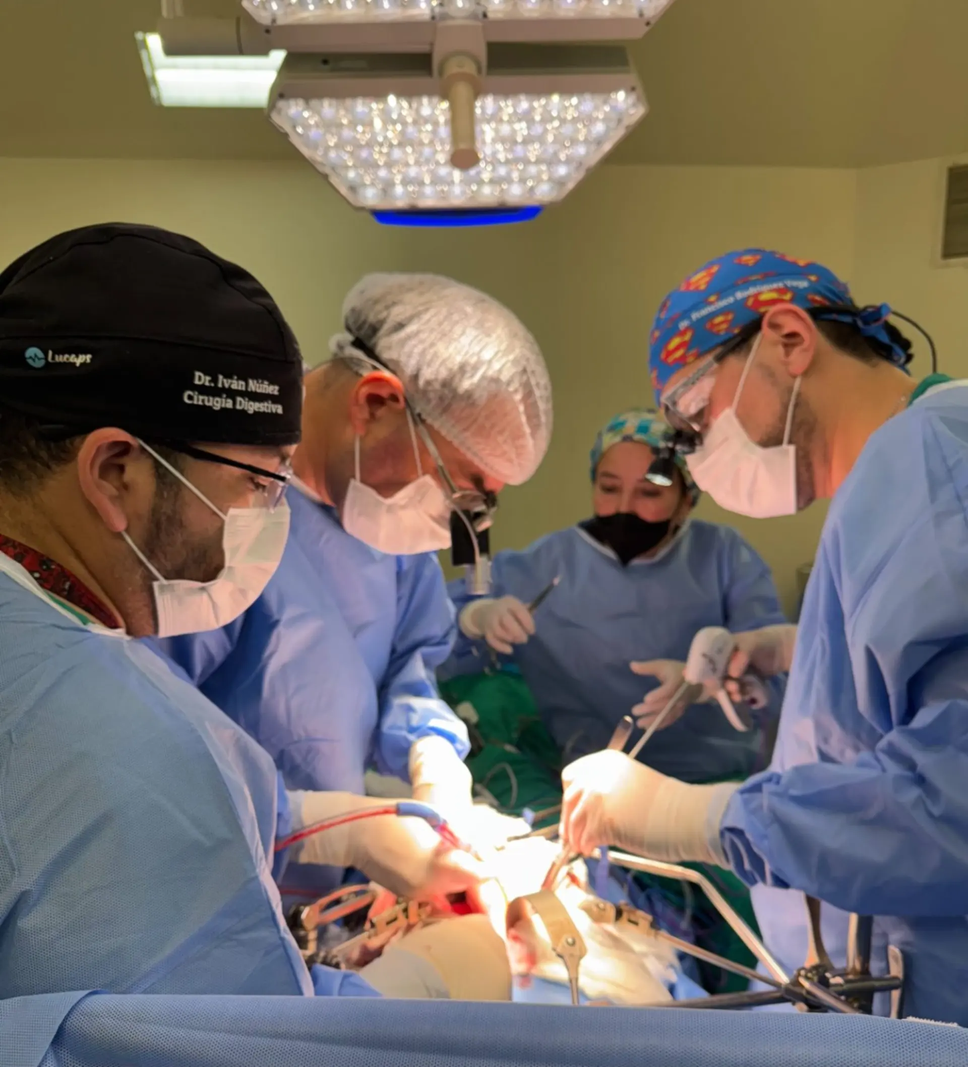 Hospital de La Serena realiza inédita cirugía digestiva de alta complejidad para salvar la vida de paciente oncológico